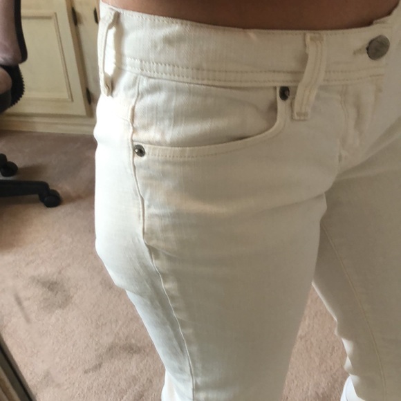 Citizens of Humanity low rise white capris - Picture 9 of 14